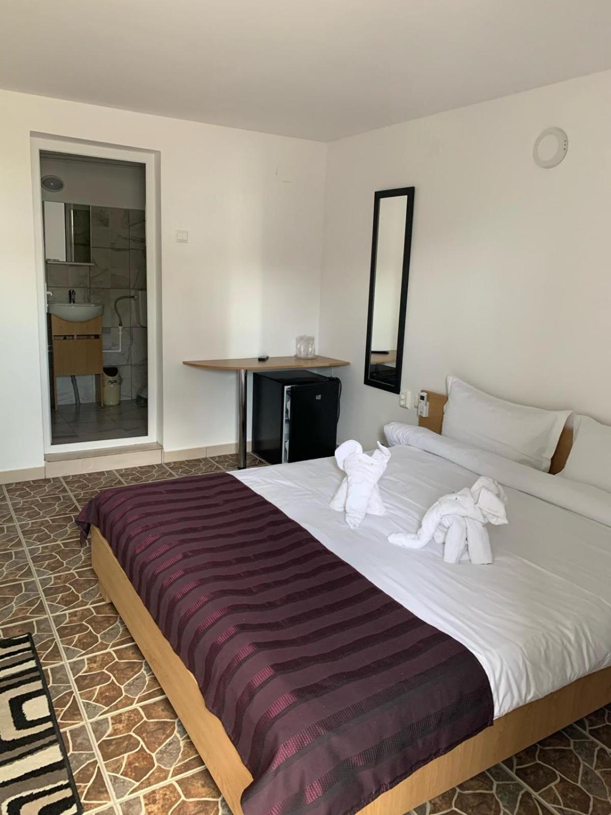 Complex Minerva Hotel Костинещи Екстериор снимка