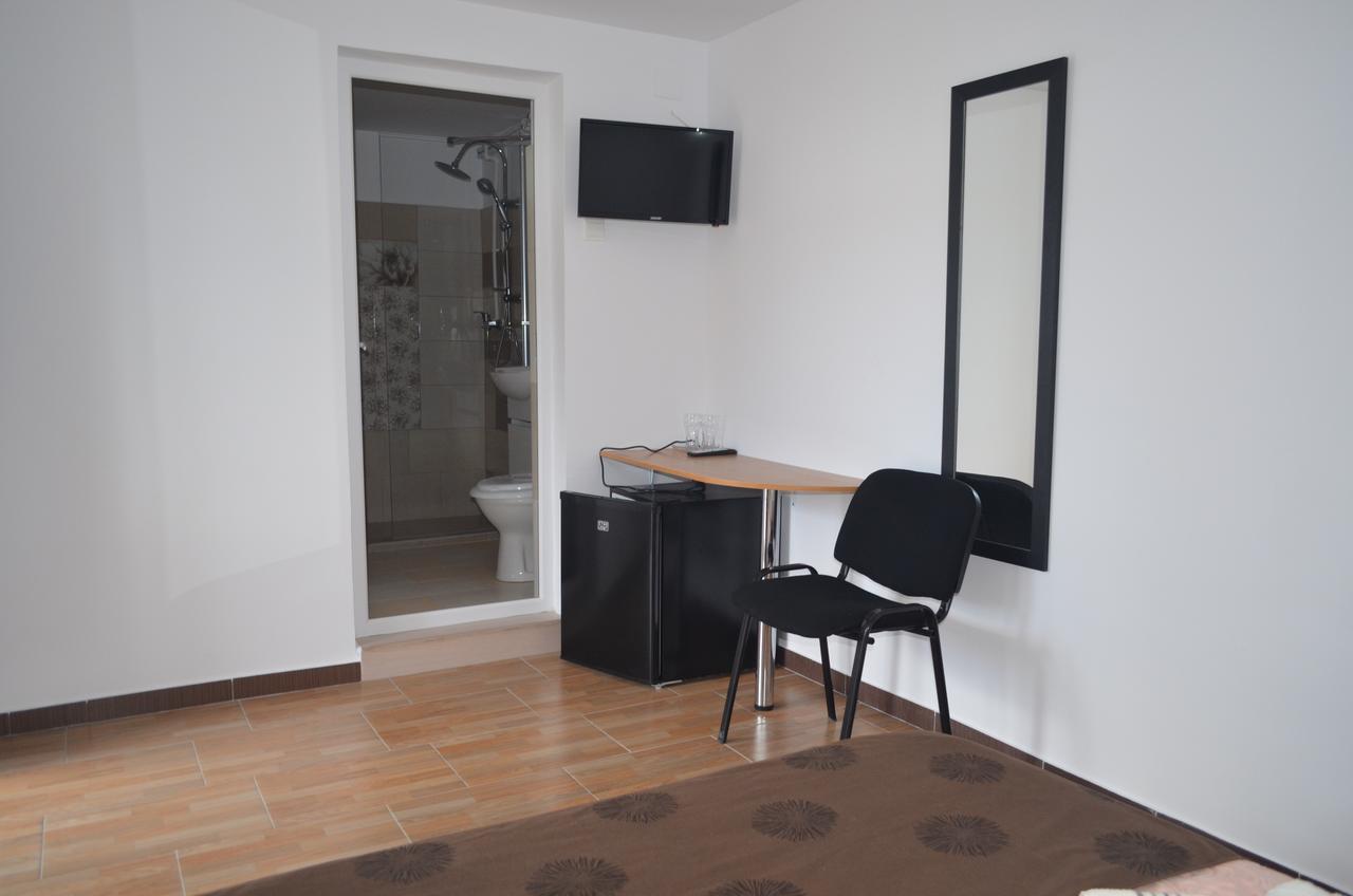Complex Minerva Hotel Костинещи Екстериор снимка